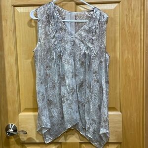 Elie Tahari silver sheer sleeveless blouses size L